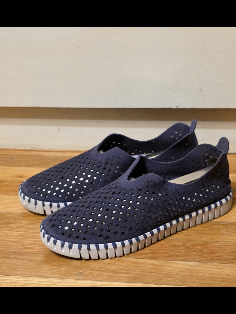 Ilse Jacobsen 37 Women’s Navy Slip-On Perforated Comfort Vented Leather Shoes